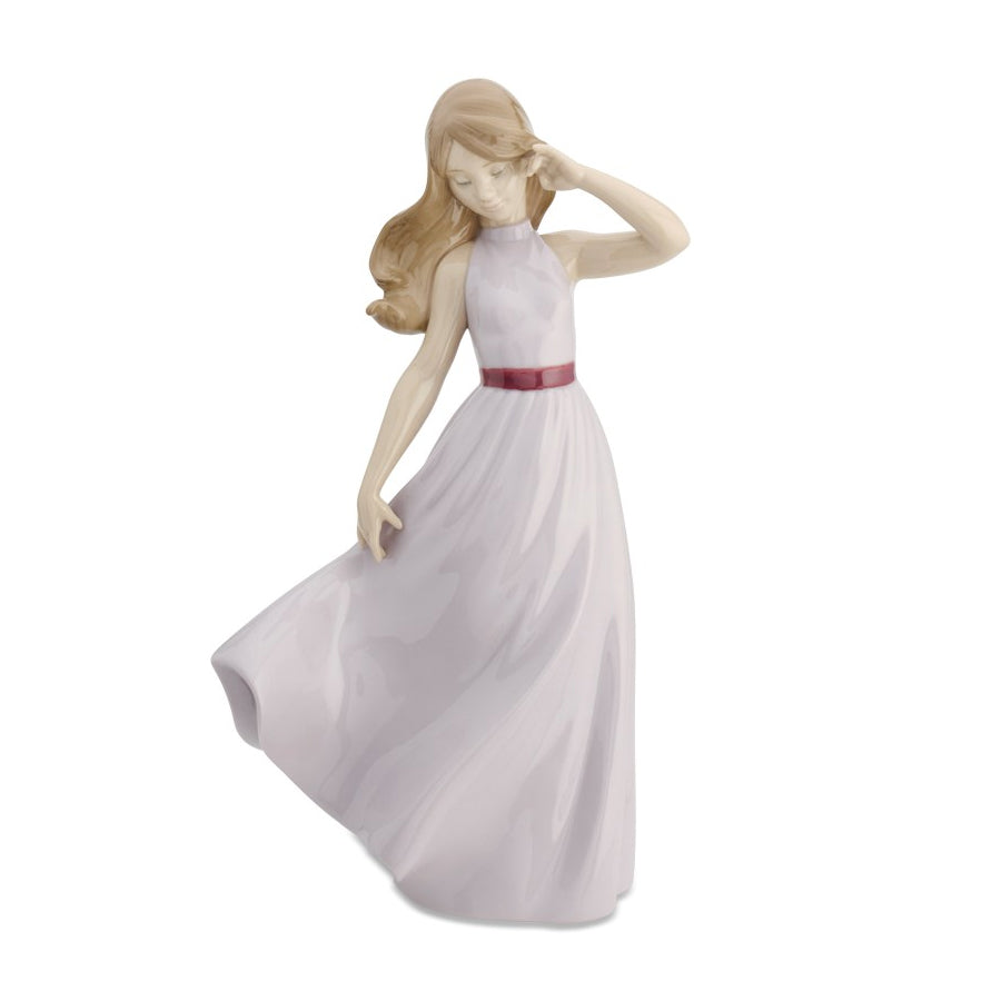 Scultura in porcellana spagnola "SIGNORINA" Nao by Lladrò