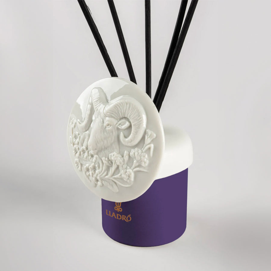 Diffusore per profumo con coperchio in porcellana Capra-Sul Prato ZODIACO CINESE Lladrò