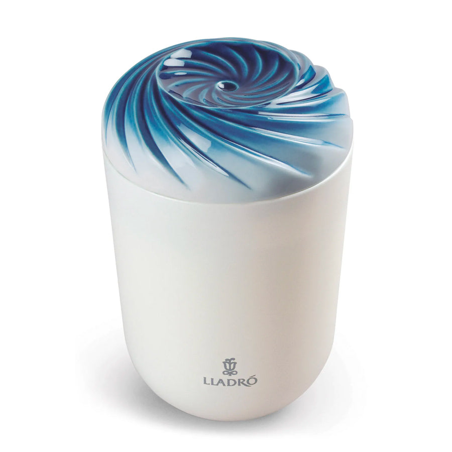 Candela profumata con coperchio in porcellana Unbreakable Spirit ECHOES OF NATURE Lladrò