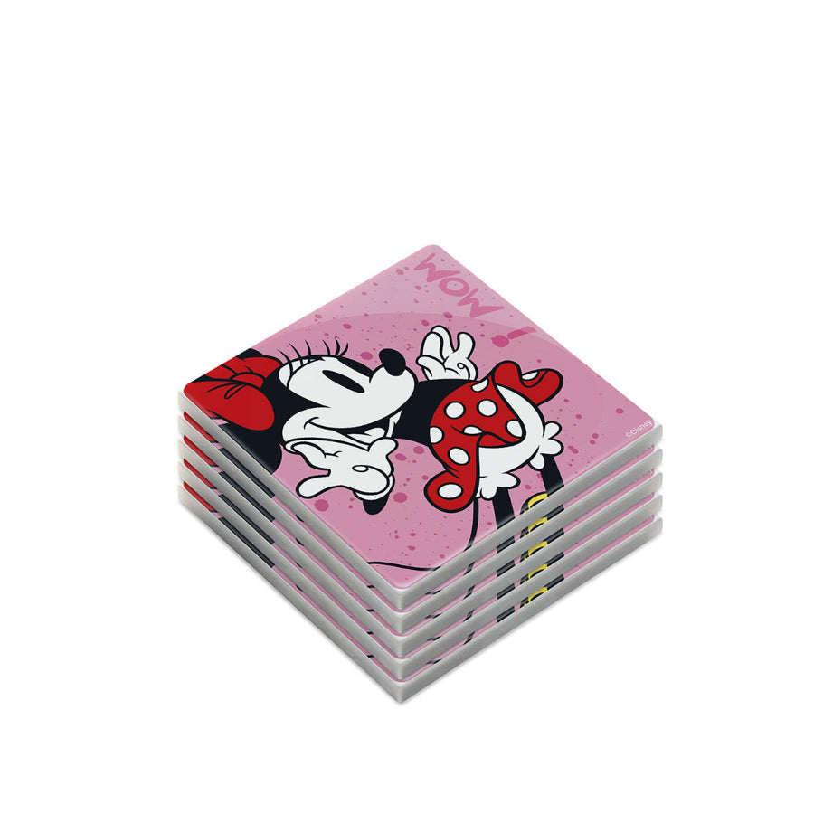Foto di ambientazione con cinque sottobicchieri Minnie Mouse I AM rosa Egan