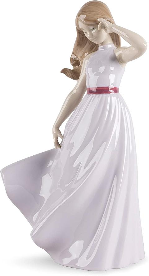 Scultura in porcellana spagnola Nao by Lladro SIGNORINA